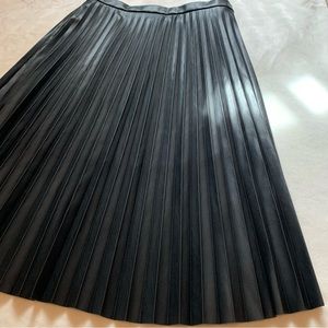 Evereve | Seven for All Mankind | Midi Faux Leather Skirt NWT Size Large